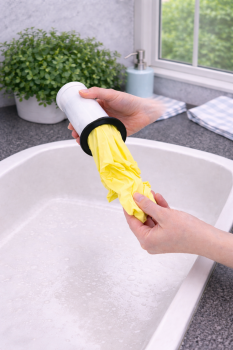 Spültuchpresse weiß schwarz – Auswringer mit Spültuch rutschfest